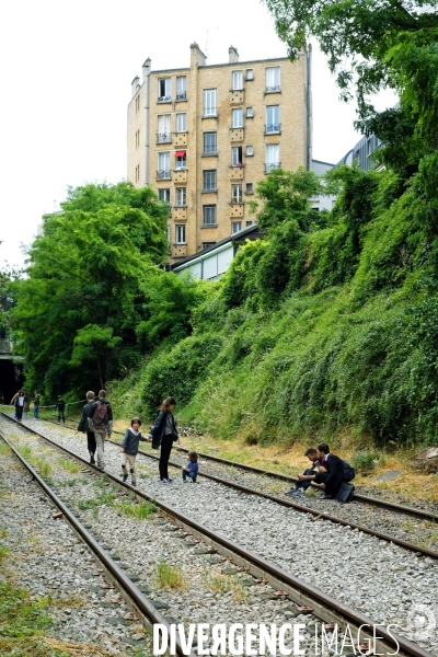 La fete aux jardins participatif du Ruisseau le long de la petite ceinture dans le 18 eme arrondissement