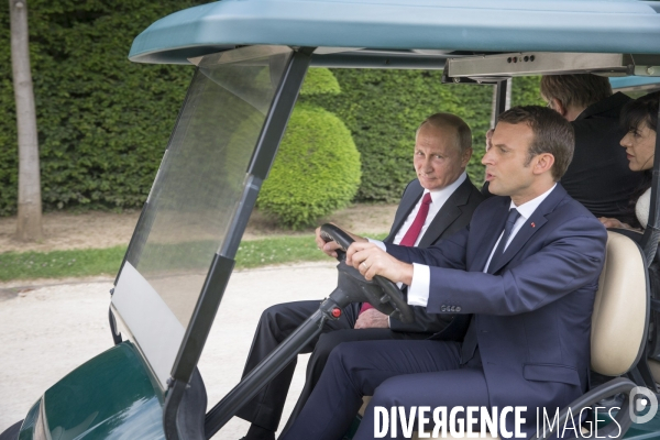 Emmanuel Macron reçoit Vladimir Poutine à Versailles