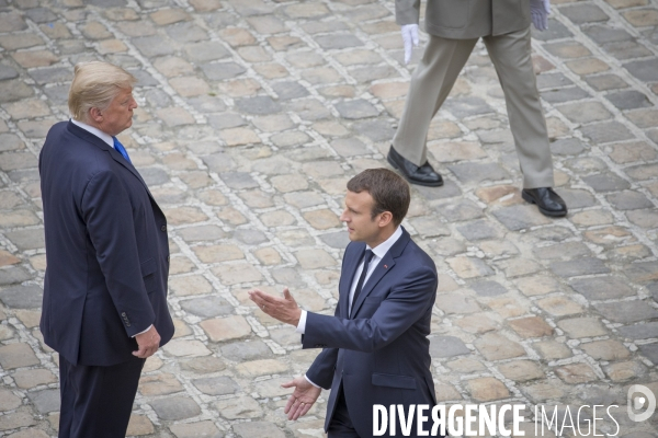 Emmanuel Macron reçoit Donald Trump à Paris