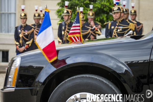 Emmanuel Macron reçoit Donald Trump à Paris