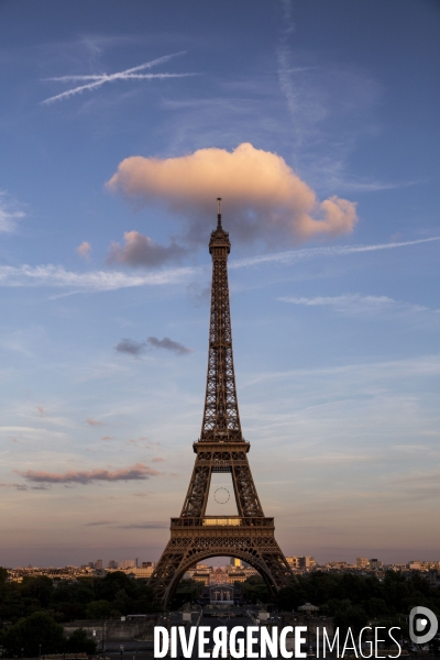 La tour Eiffel en voit de toutes les couleurs pour le 14 juillet