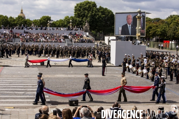 Défilé du 14 juillet sur les champs Elysées avec Emmanuel MACRON, son épouse Brigitte et Donald TRUMP et son épouse Mélania TRUMP. Défilé du 14 juillet 2017 en présence du président américain Donald TRUMP.