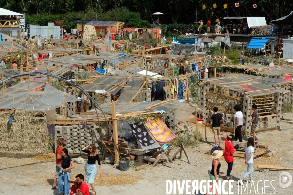 Le festival Bellastock - La ville des terres - consacre a la construction en terre crue