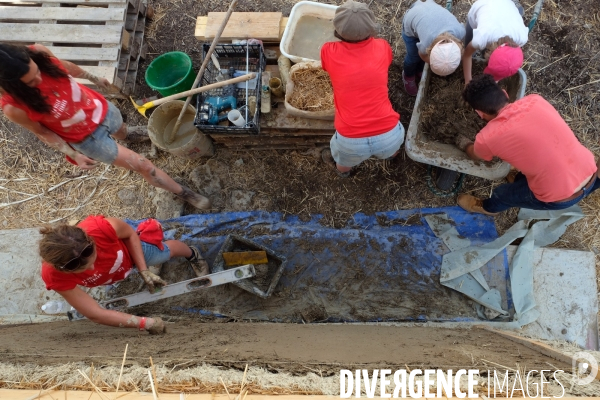 Le festival Bellastock - La ville des terres - consacre a la construction en terre crue
