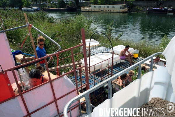 Le festival Bellastock - La ville des terres - consacre a la construction en terre crue