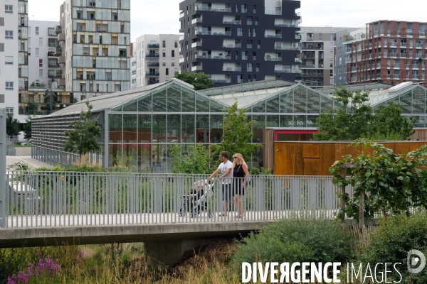 Le Grand Parc dans le nouveau quartier des docks de saint Ouen