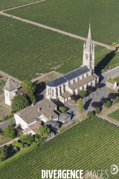 Saint-Emilion, au dessus des grands châteaux