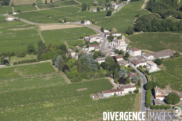 Saint-Emilion, au dessus des grands châteaux