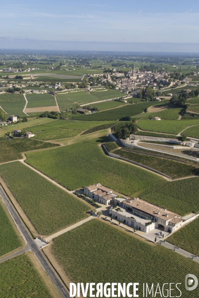 Saint-Emilion, au dessus des grands châteaux