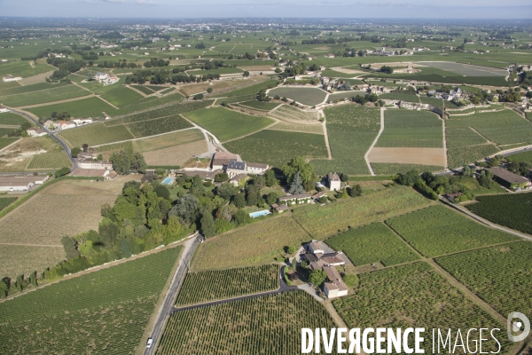 Saint-Emilion, au dessus des grands châteaux