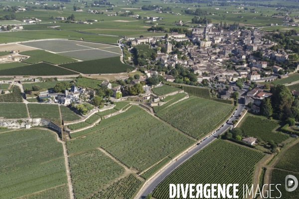 Saint-Emilion, au dessus des grands châteaux