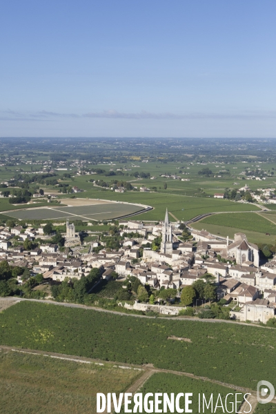 Saint-Emilion, au dessus des grands châteaux