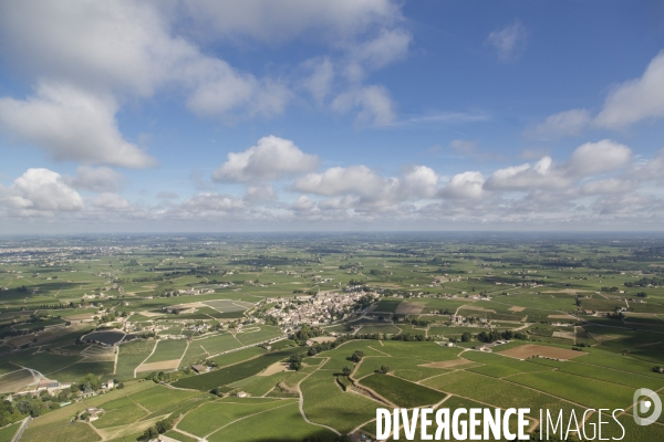 Saint-Emilion, au dessus des grands châteaux