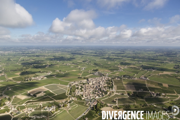 Saint-Emilion, au dessus des grands châteaux