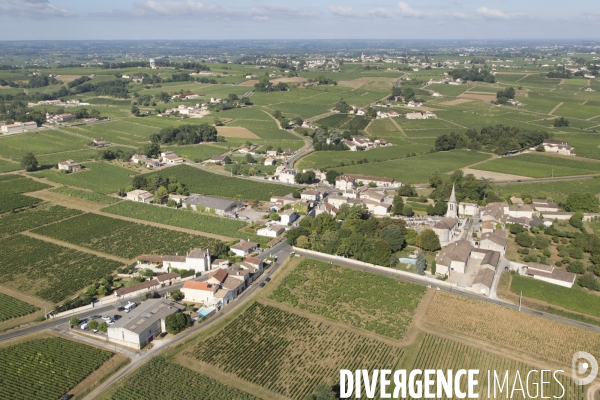 Saint-Emilion, au dessus des grands châteaux