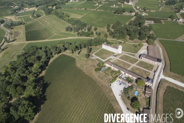 Saint-Emilion, au dessus des grands châteaux