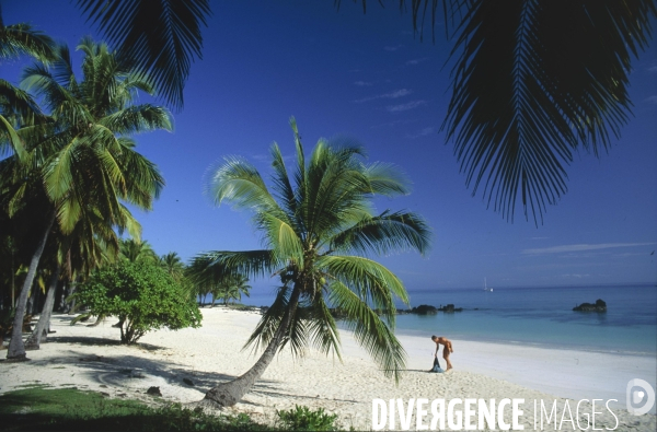 Archipel des COMORES : Plages de N gazidja