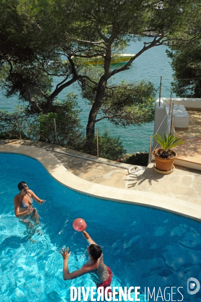 Juillet2017.Vacances en Espagne.Volley dans la piscine