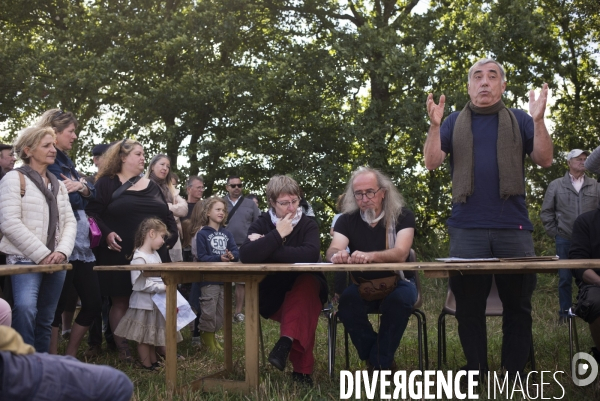 Rassemblement et ceremonie de druides, contre l exploitation des mines en bretagne.