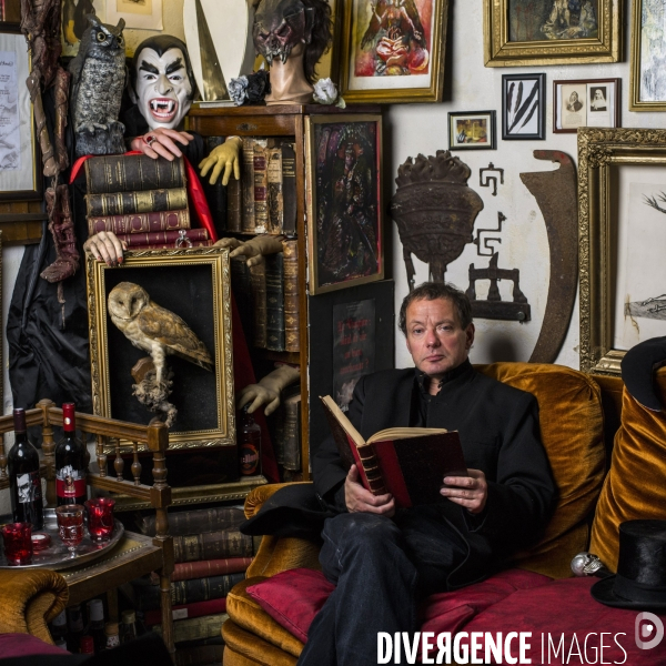 Les petits musees populaires de france.