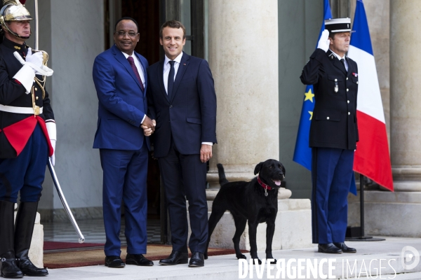 Réunion de travail à l Elysée avec les chefs de gouvernement allemand, espagnol, italien, tchadien, nigérien et libyen