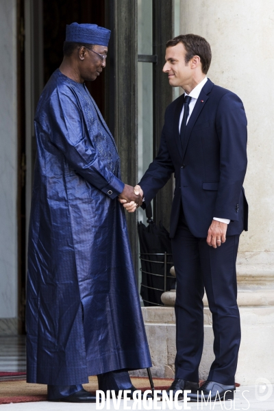 Réunion de travail à l Elysée avec les chefs de gouvernement allemand, espagnol, italien, tchadien, nigérien et libyen