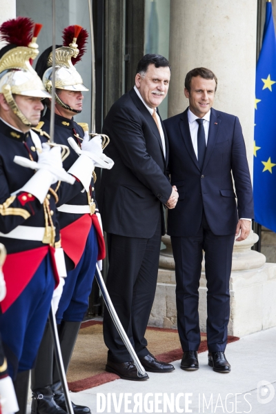 Réunion de travail à l Elysée avec les chefs de gouvernement allemand, espagnol, italien, tchadien, nigérien et libyen