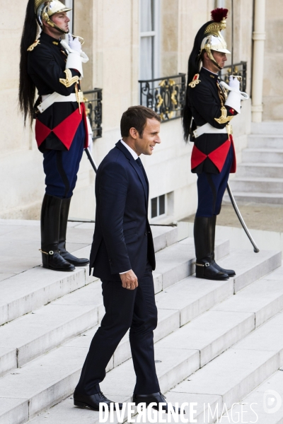 Réunion de travail à l Elysée avec les chefs de gouvernement allemand, espagnol, italien, tchadien, nigérien et libyen