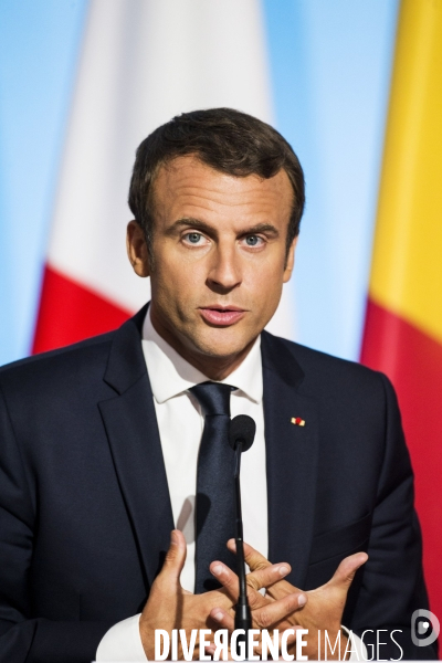 Réunion de travail à l Elysée avec les chefs de gouvernement allemand, espagnol, italien, tchadien, nigérien et libyen