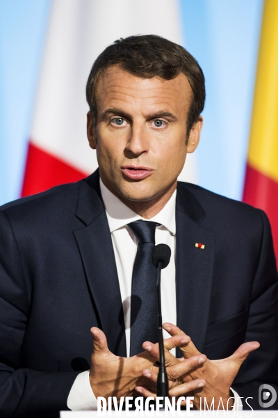Réunion de travail à l Elysée avec les chefs de gouvernement allemand, espagnol, italien, tchadien, nigérien et libyen
