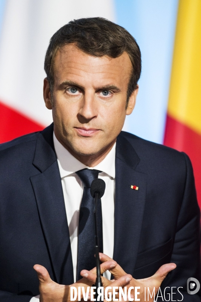 Réunion de travail à l Elysée avec les chefs de gouvernement allemand, espagnol, italien, tchadien, nigérien et libyen