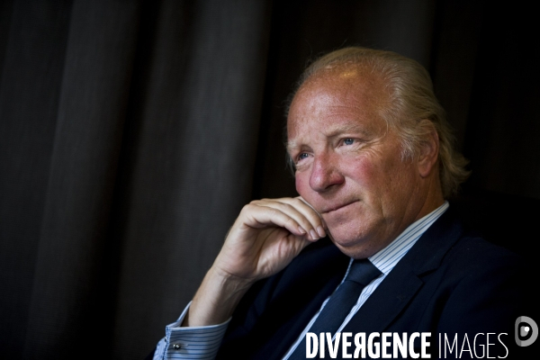 Brice HORTEFEUX, homme politique, membre des Républicains, ex ministre de l intérieur, député européen.