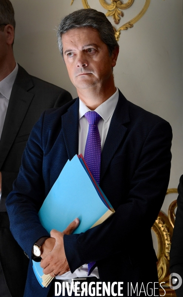 Présentation des ordonnances à Matignon