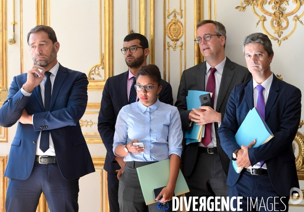 Présentation des ordonnances à Matignon