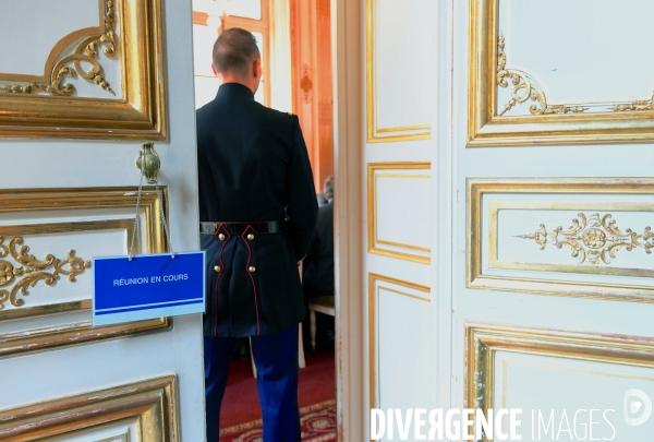 Présentation des ordonnances à Matignon