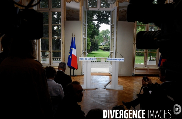 Présentation des ordonnances à Matignon