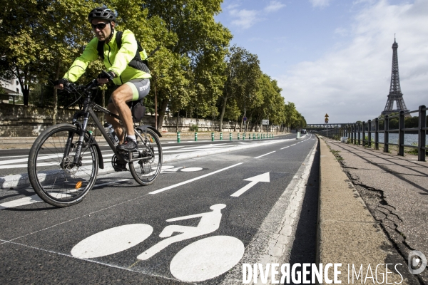 La circulation en vélo à Paris facilitée par la construction de nombreuses pistes cyclables.