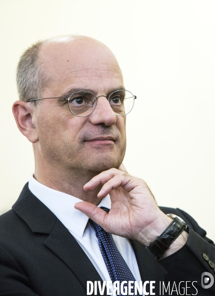 Muriel PENICAUD et Jean-Michel BLANQUER visitent un lycée hôtelier à Paris