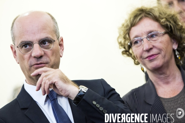 Muriel PENICAUD et Jean-Michel BLANQUER visitent un lycée hôtelier à Paris