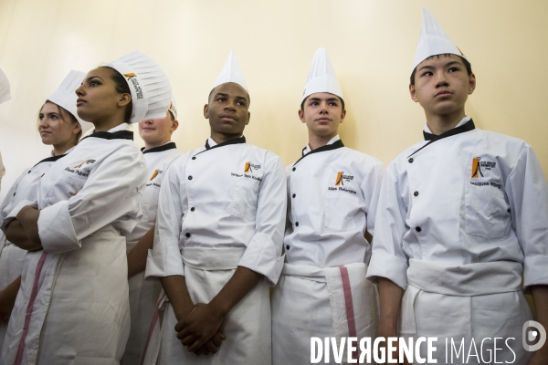 Les élèves du lycée professionnel hôtelier Guillaume TIREL à Paris.