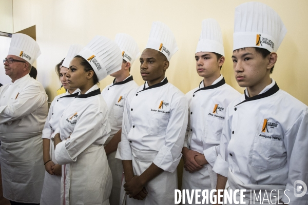 Les élèves du lycée professionnel hôtelier Guillaume TIREL à Paris.