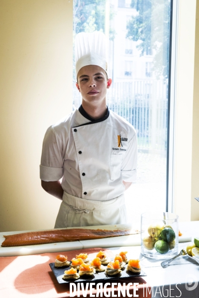 Les élèves du lycée professionnel hôtelier Guillaume TIREL à Paris.