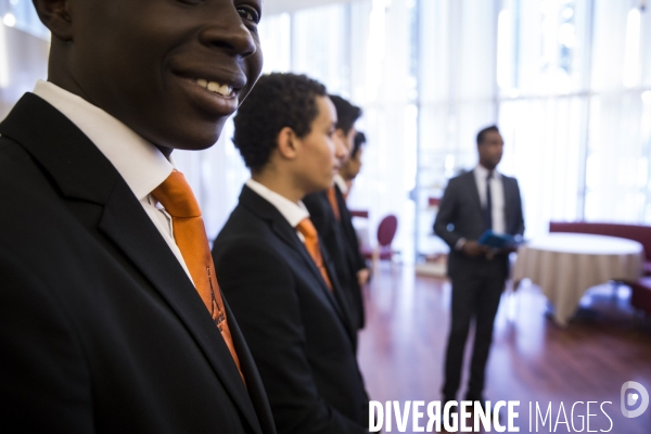 Les élèves du lycée professionnel hôtelier Guillaume TIREL à Paris.