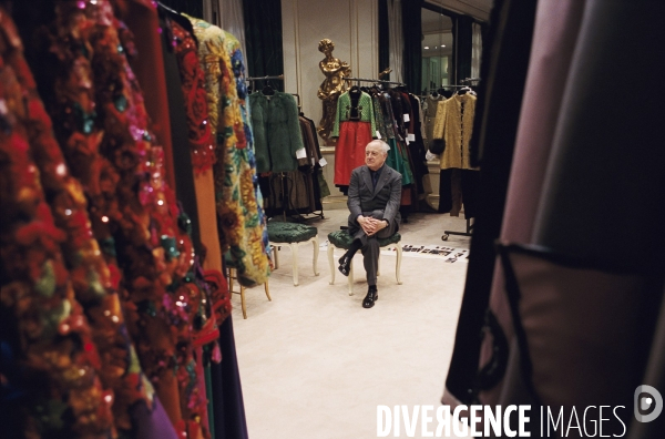 Préparation du dernier défilé d Yves Saint Laurent Haute Couture