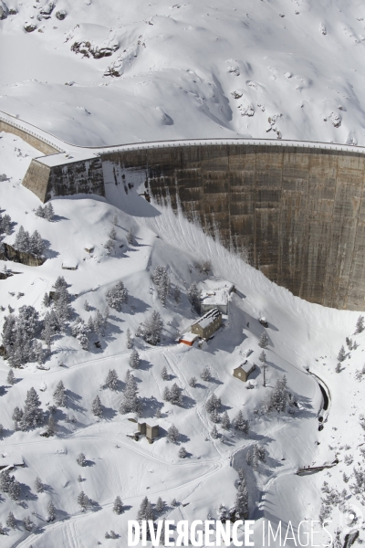 Cap de Long :Un Barrage et des Hommes