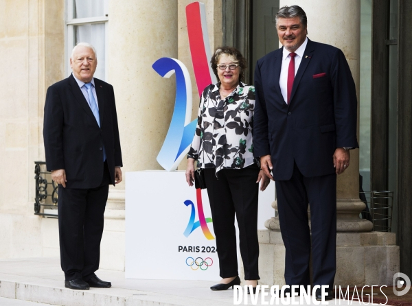 Les acteurs victorieux de la candidature de Paris aux Jeux Olympiques 2024 reçus à l Elysée.