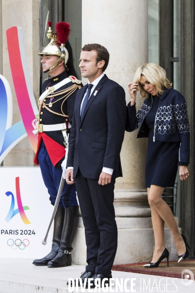 Les acteurs victorieux de la candidature de Paris aux Jeux Olympiques 2024 reçus à l Elysée.