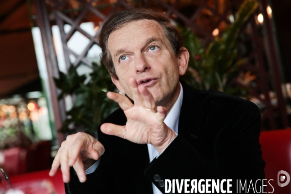 Le debat de paul wermus a la closerie des lilas