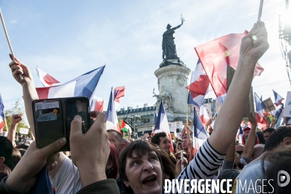 Marche contre le coup d état social