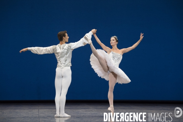 JOYAUX - DIAMANTS de George Balanchine